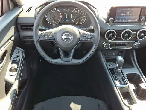 Used 2025 Nissan Sentra S image 12