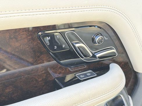 Used 2022 Land Rover Range Rover image 27
