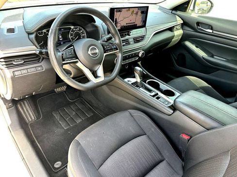 Used 2024 Nissan Altima 2.5 SV w/ SV Premium Package FWD image 15