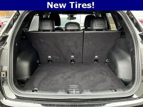 Used 2024 Jeep Compass Latitude image 24