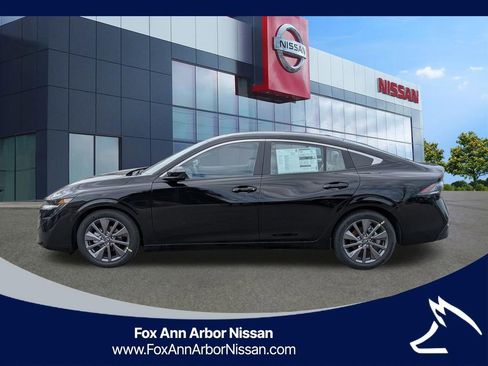 New 2026 Nissan Sentra SL w/ Floor Mat Package FWD image 2