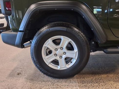 Used 2022 Jeep Wrangler Sport AWD/4WD image 11
