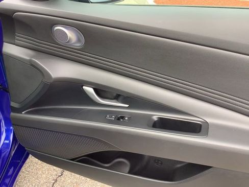 Used 2024 Hyundai Elantra SEL w/ Convenience Package image 26