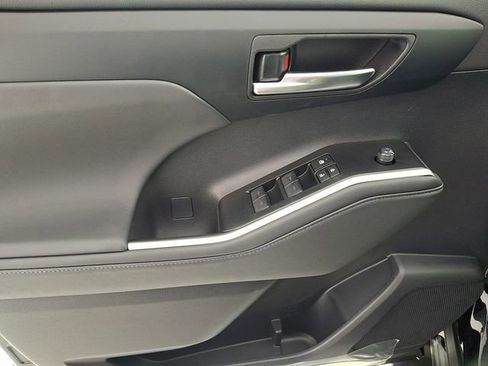 New 2026 Toyota Highlander XLE AWD/4WD image 11