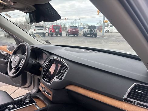 Certified 2023 Volvo XC90 B5 Plus image 33