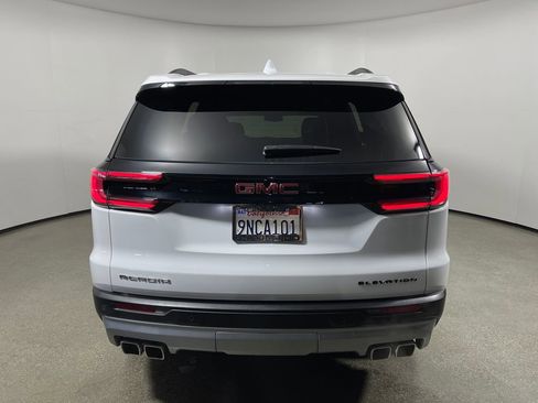 Used 2024 GMC Acadia Elevation image 4