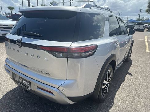 Used 2024 Nissan Pathfinder Platinum w/ Cargo Package FWD image 16