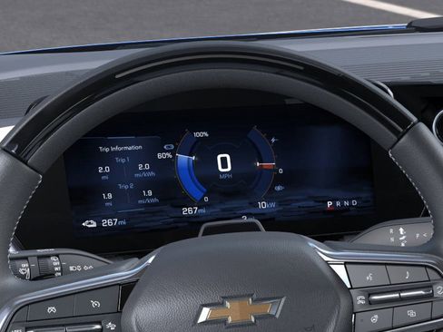 New 2026 Chevrolet Equinox EV LT image 18