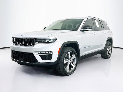 Used 2022 Jeep Grand Cherokee Limited 4xe AWD/4WD image 3