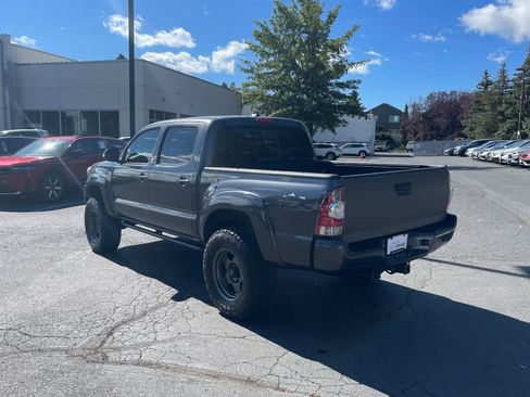 Used 2015 Toyota Tacoma 4x4 Double Cab w/ TRD Sport Package image 3
