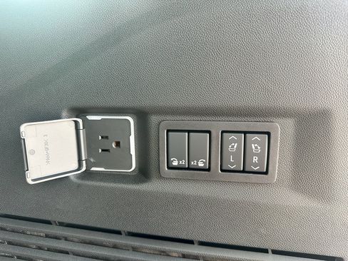 New 2025 Chevrolet Tahoe High Country image 23