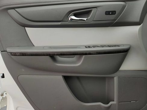 Used 2013 GMC Acadia SLT FWD image 24