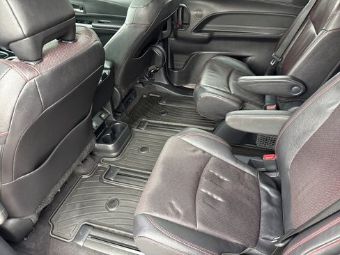 Used 2025 Toyota Sienna XSE w/ XSE Premium Package image 14