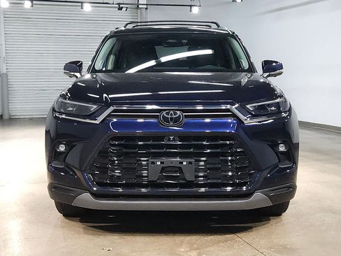 Certified 2025 Toyota Grand Highlander FWD image 2
