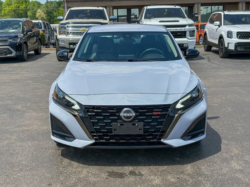 Used 2024 Nissan Altima 2.5 SR FWD image 4