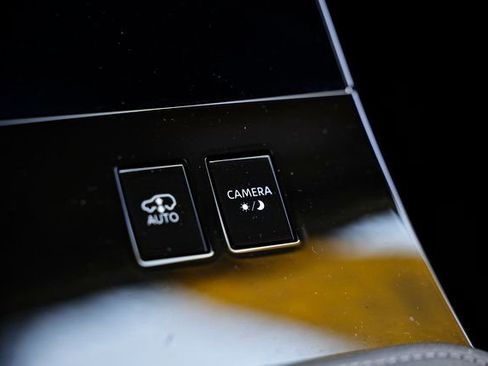 Used 2025 INFINITI QX80 Sensory image 41