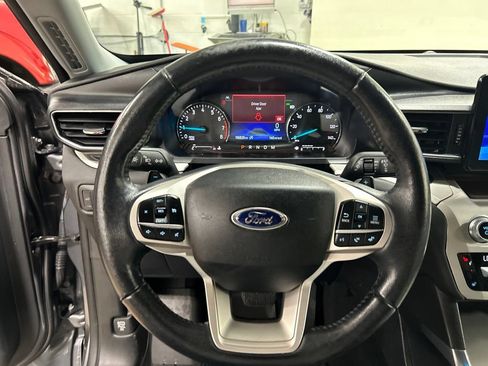 Certified 2021 Ford Explorer XLT w/ Equipment Group 202A AWD/4WD image 16
