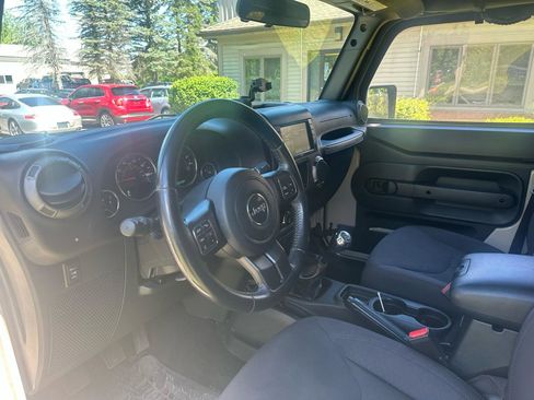 Used 2016 Jeep Wrangler Unlimited Sport AWD/4WD image 10