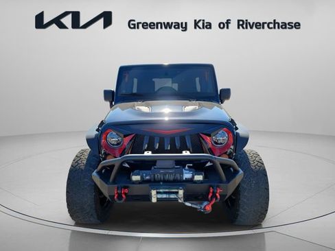 Used 2010 Jeep Wrangler Unlimited Sahara AWD/4WD image 2