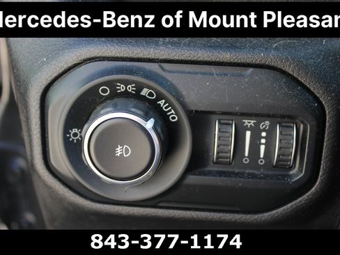 Used 2018 Jeep Wrangler Unlimited Sahara image 24