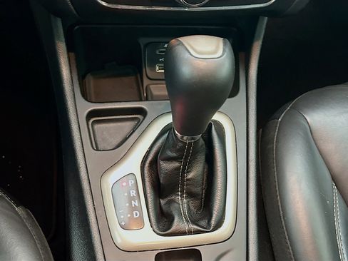 Used 2018 Jeep Cherokee Limited FWD image 23