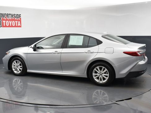 Used 2025 Toyota Camry LE image 2