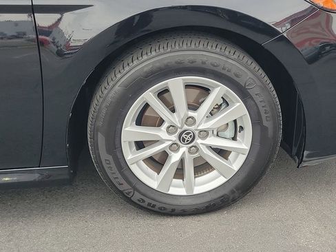 Used 2025 Toyota Camry LE image 5