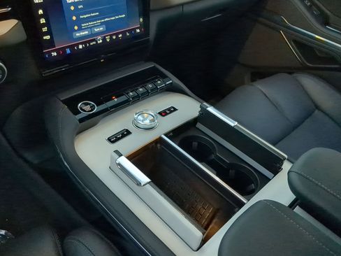 New 2026 Lincoln Navigator L Premier image 20