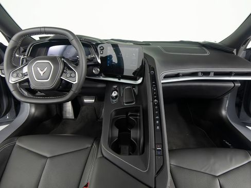 Used 2025 Chevrolet Corvette Stingray Coupe w/ 1LT RWD image 29