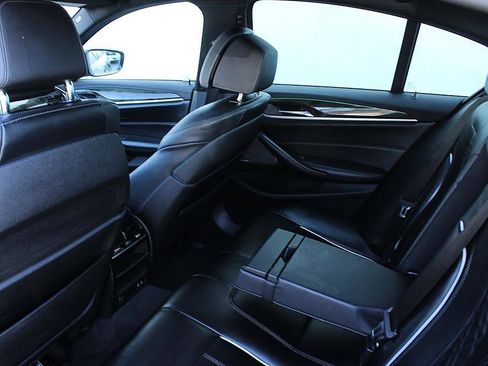 Used 2020 BMW M550i xDrive image 18