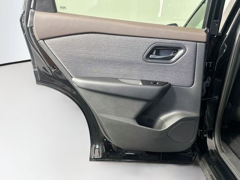 Used 2023 Nissan Rogue S FWD image 25
