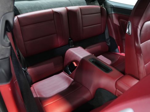 Used 2018 Porsche 911 Turbo S image 32