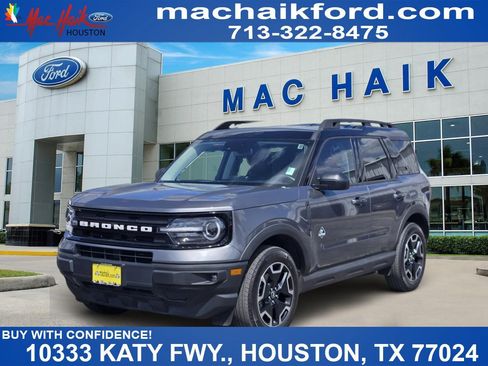 Certified 2022 Ford Bronco Sport Outer Banks w/ Tech Package AWD/4WD image 1
