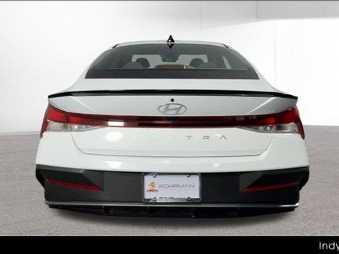 Certified 2025 Hyundai Elantra Sport FWD image 8