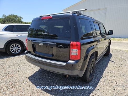 Used 2016 Jeep Patriot Sport FWD image 8