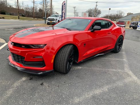 Used 2020 Chevrolet Camaro SS image 3