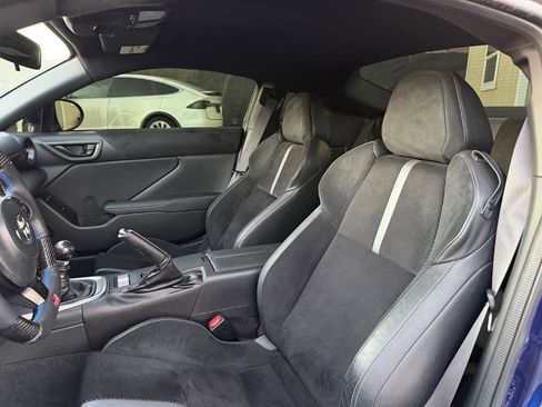 Used 2023 Toyota GR86 Premium w/ ALL Weather Mat Package (TMS) image 10