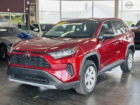 Used 2022 Toyota RAV4 LE AWD/4WD image 16