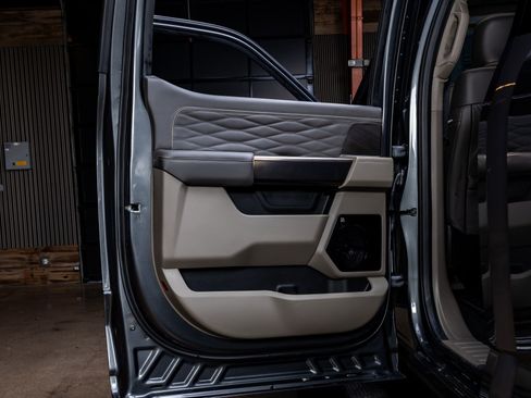 Used 2026 Ford F450 Platinum w/ Platinum Plus Package image 34