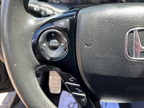 Used 2016 Honda Accord Sport image 13