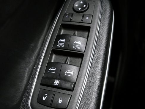 Used 2023 Chrysler 300 S image 14