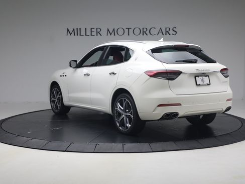 Certified 2023 Maserati Levante GT AWD/4WD image 5