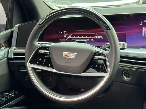 Certified 2025 Cadillac Escalade Premium Luxury w/ Touring Package image 28