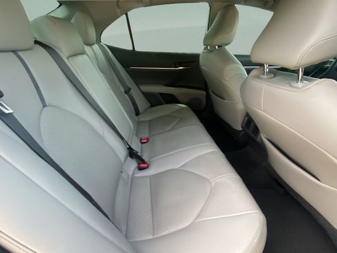 Used 2021 Toyota Camry XLE w/ Cold Weather Package FWD image 25