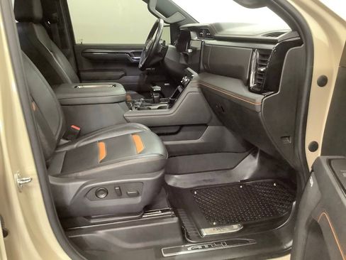Used 2022 GMC Sierra 1500 AT4 w/ AT4 Premium Package AWD/4WD image 29