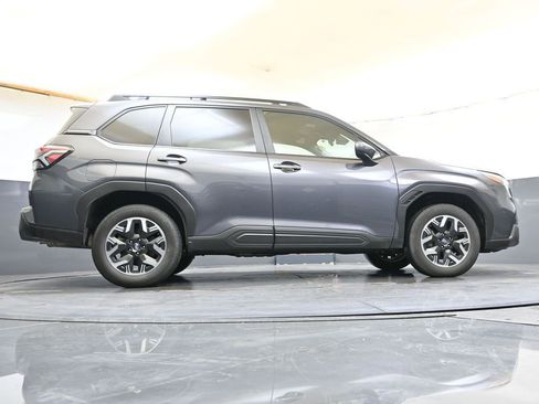 Used 2025 Subaru Forester Premium AWD/4WD image 44