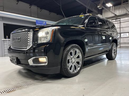 Used 2017 GMC Yukon Denali w/ Open Road Package AWD/4WD image 3