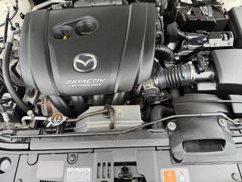 Used 2018 MAZDA MAZDA3 Touring FWD image 8