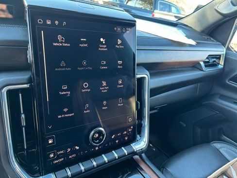 Certified 2025 GMC Yukon Denali image 17