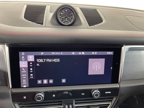 New 2026 Porsche Macan GTS image 38